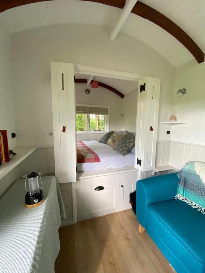 Coachroad Shepherds Huts Petworth Exterior foto